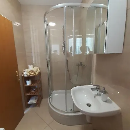 15412a Apartment *