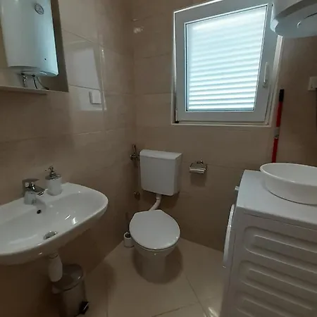 15412a Apartment *